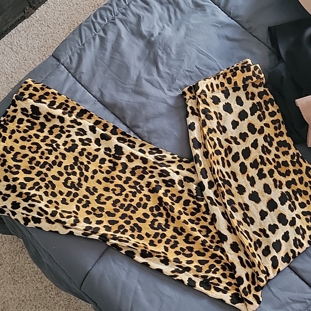 High waisted flare leopard paints.